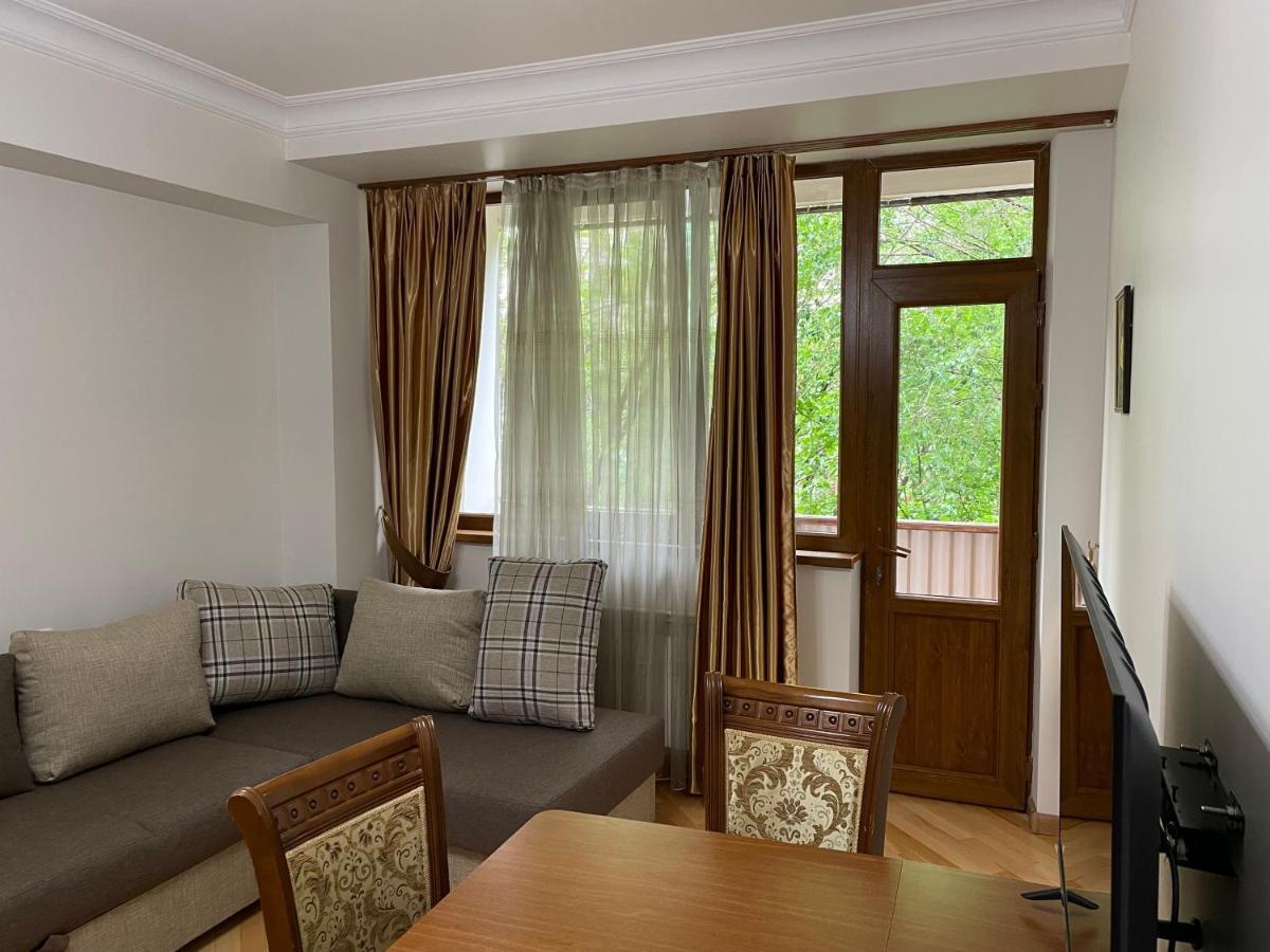 Apartment In City Center Erevan Esterno foto